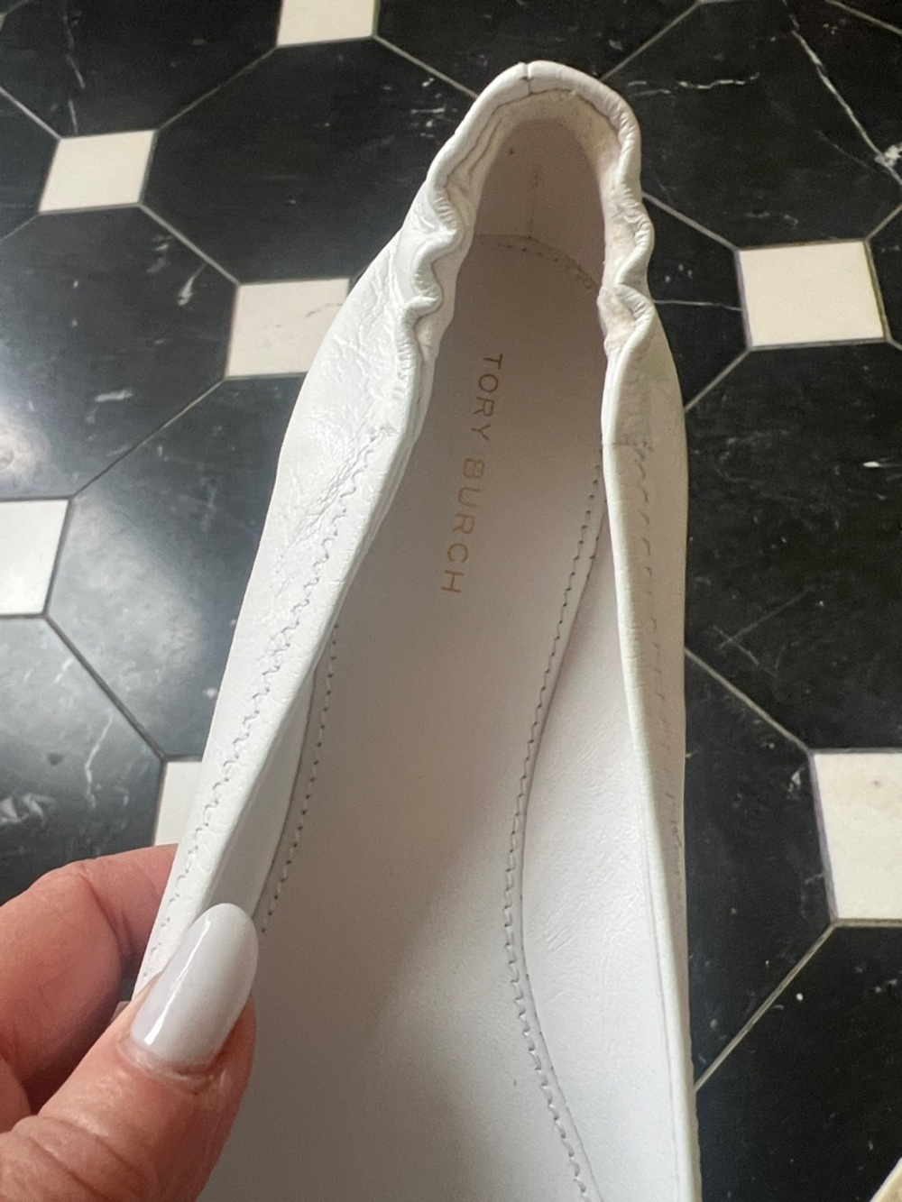 Tory Burch White Leather Logo Ballet Flats with Gold Emblem - Picture 5 of 6